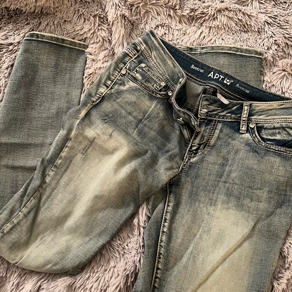 💙 Apt 9 denim jeans with diamond like studs 💙